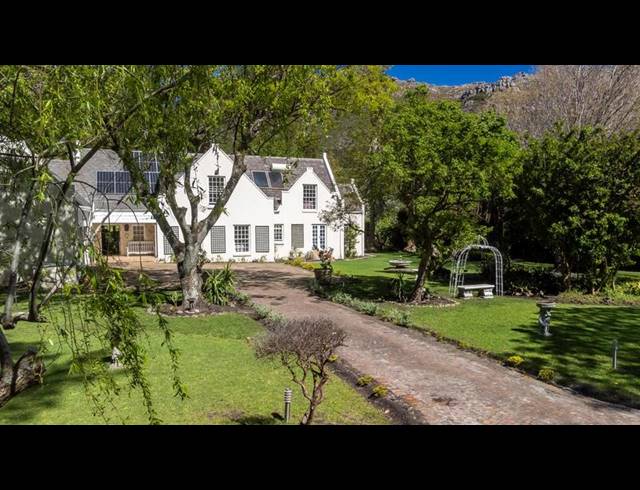 6 BEDROOM HOUSE FOR SALE IN VALLEY AREA